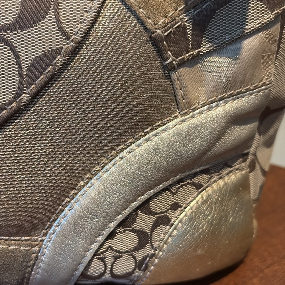 Coach Vintage Patchwork shoulder bag gold metallic leathers & monogram canvas - Picture 8 of 17